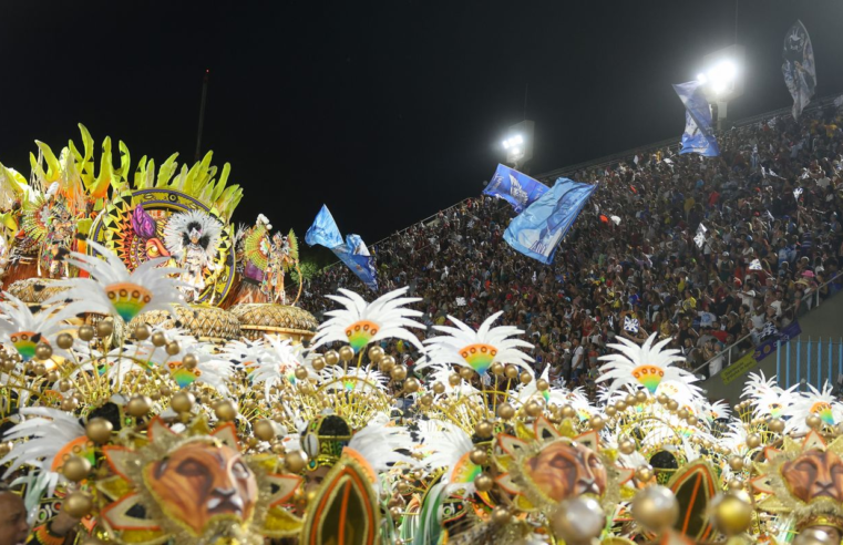 Beija-flor conquista o 15º título do carnaval do Rio de Janeiro