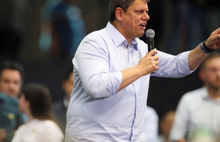 Justiça eleitoral absolve Tarcísio por acusações contra Boulos