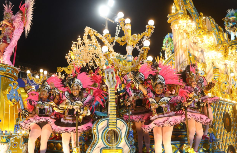 Seis escolas voltam hoje ao Sambódromo do Rio para desfile das campeãs