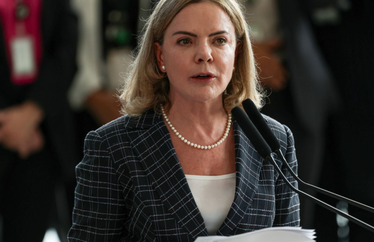 Gleisi Hoffmann tem agenda de reuniões com líderes do Congresso