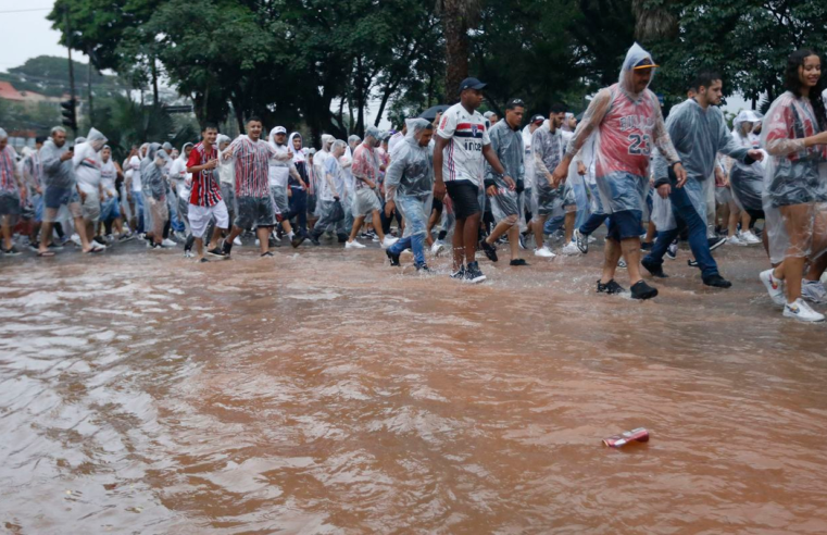 Tempestade atinge região metropolitana de São Paulo e causa uma morte