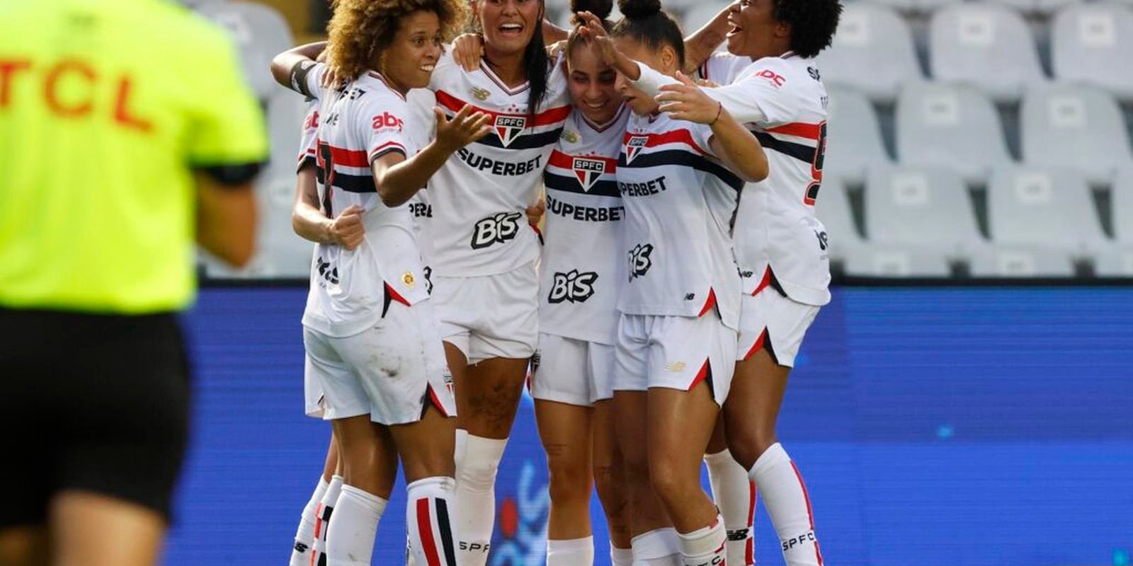 São Paulo e Corinthians avançam para a final da Supercopa Feminina