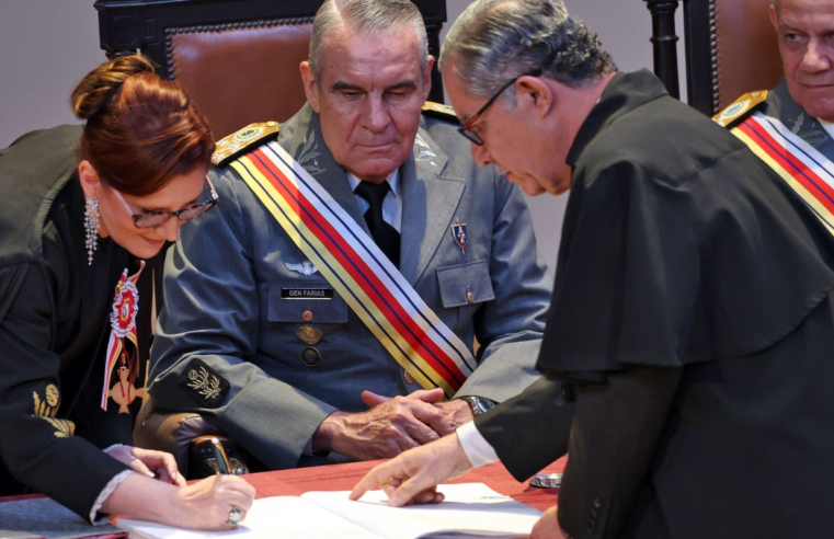 Presidente do STM diz que Bolsonaro pode ser julgado por crime militar