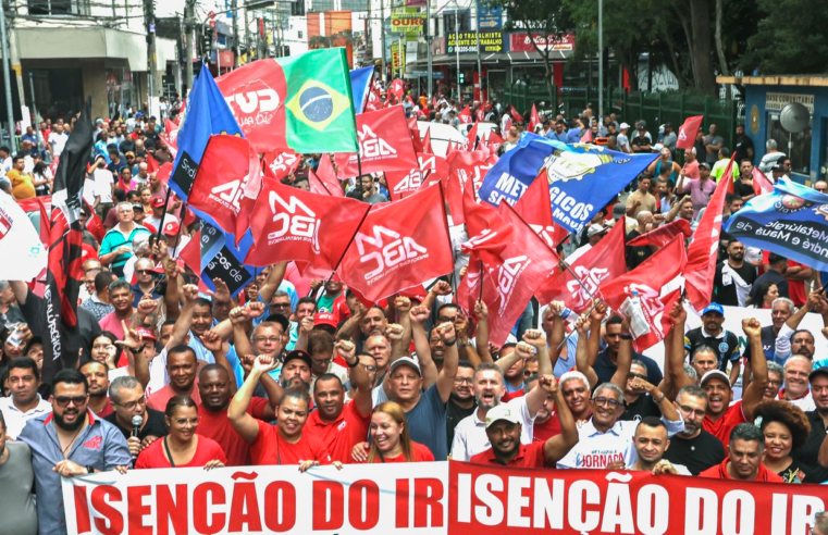 Protesto de metalúrgicos defende isenção de IR e redução de jornada