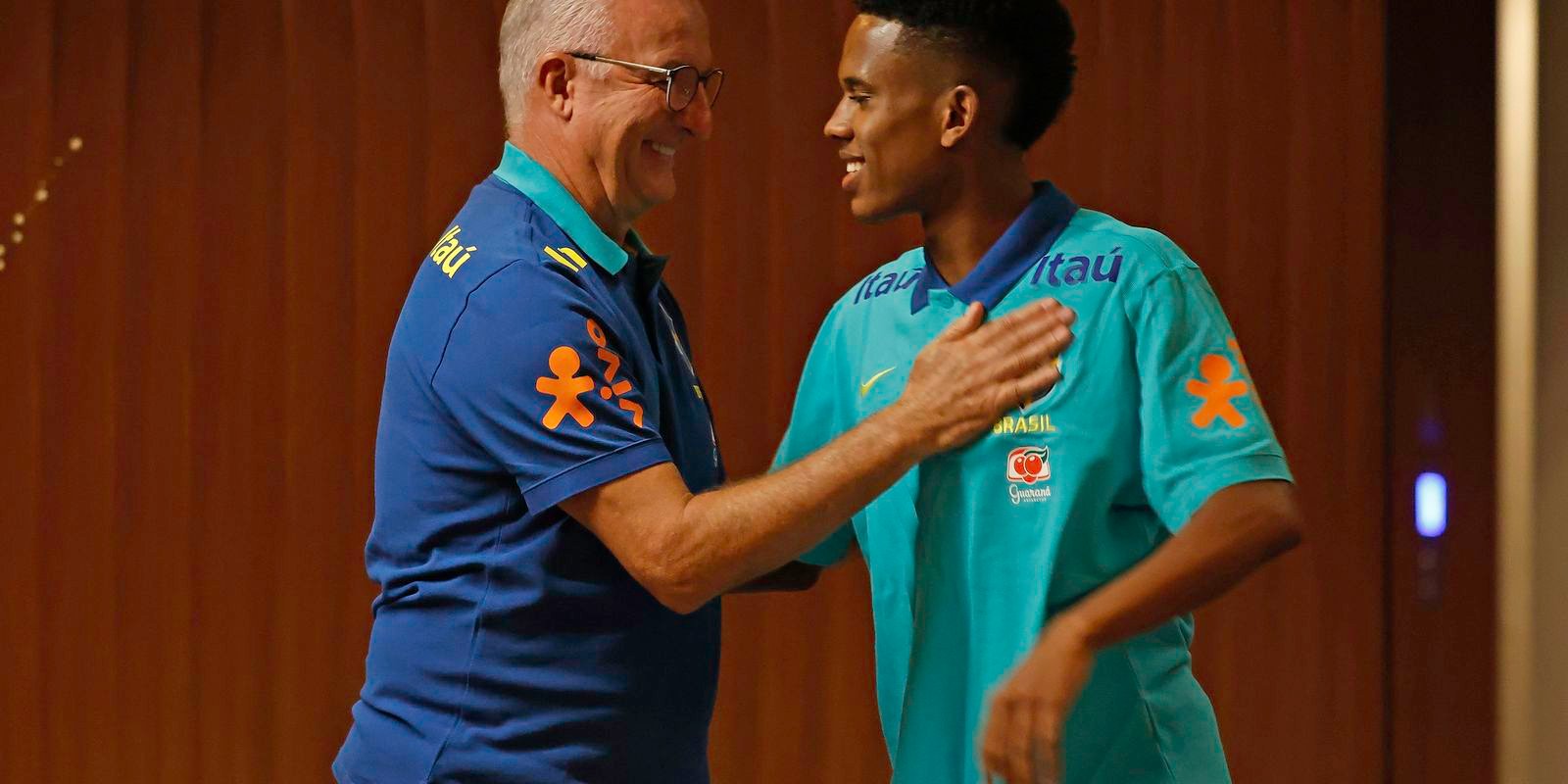 Seleção se apresenta em Brasília para jogo das Eliminatórias na quinta