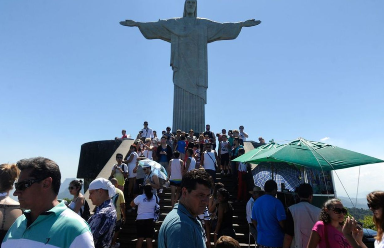 Cristo Redentor reabre ao público depois de morte de turista