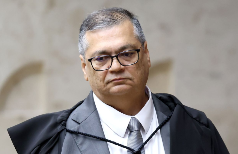 Dino dá 10 dias para Congresso explicar nova norma sobre emendas