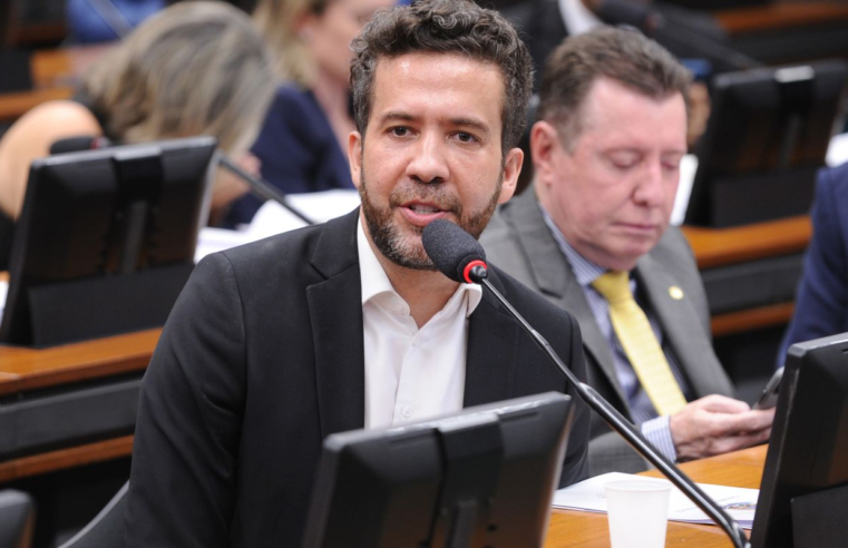 Fux homologa acordo entre PGR e Janones para encerrar investigação