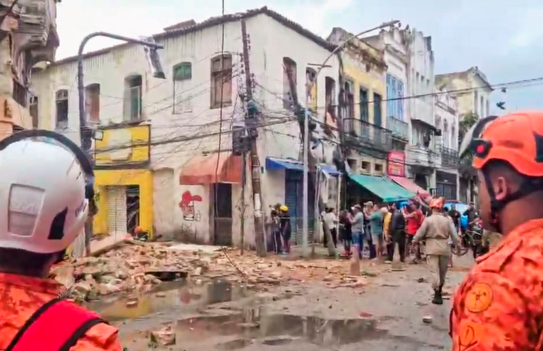 Desabamento de casarão causa uma morte no centro do Rio