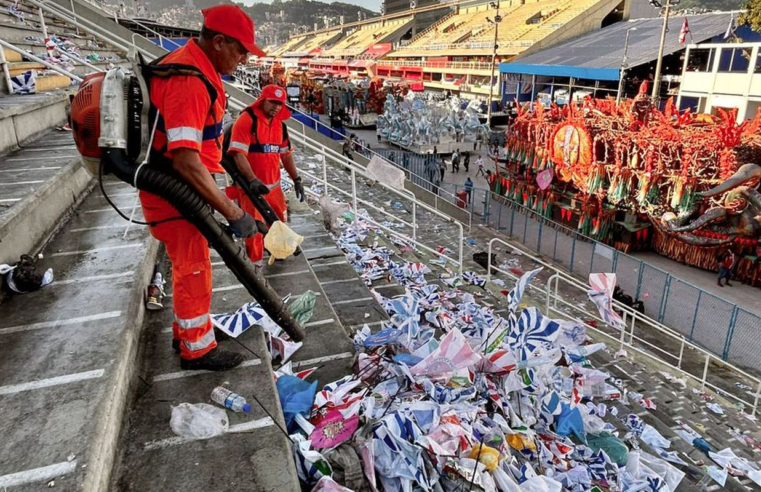 Mais de 67 toneladas de resíduos são recolhidas após desfiles no Rio
