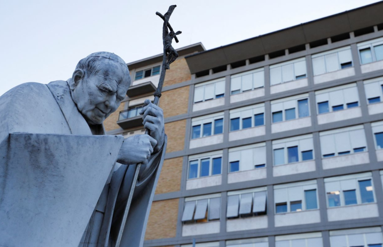 Papa Francisco tem dois episódios de insuficiência respiratória aguda