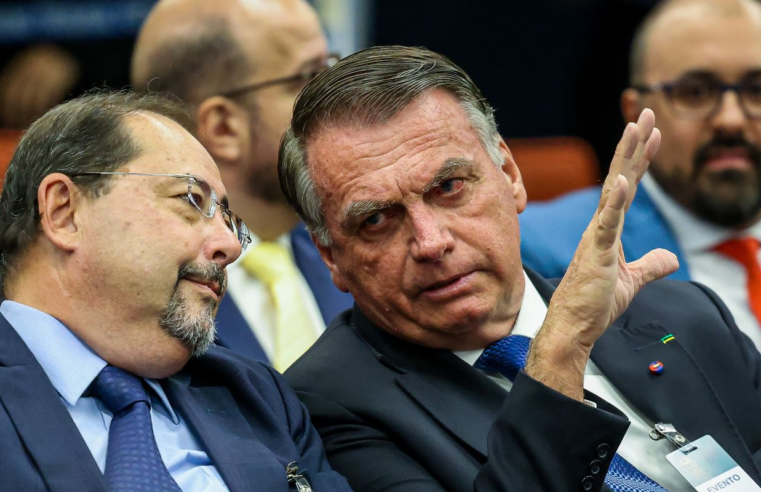 Bolsonaro chega ao STF para ver julgamento sobre tentativa de golpe