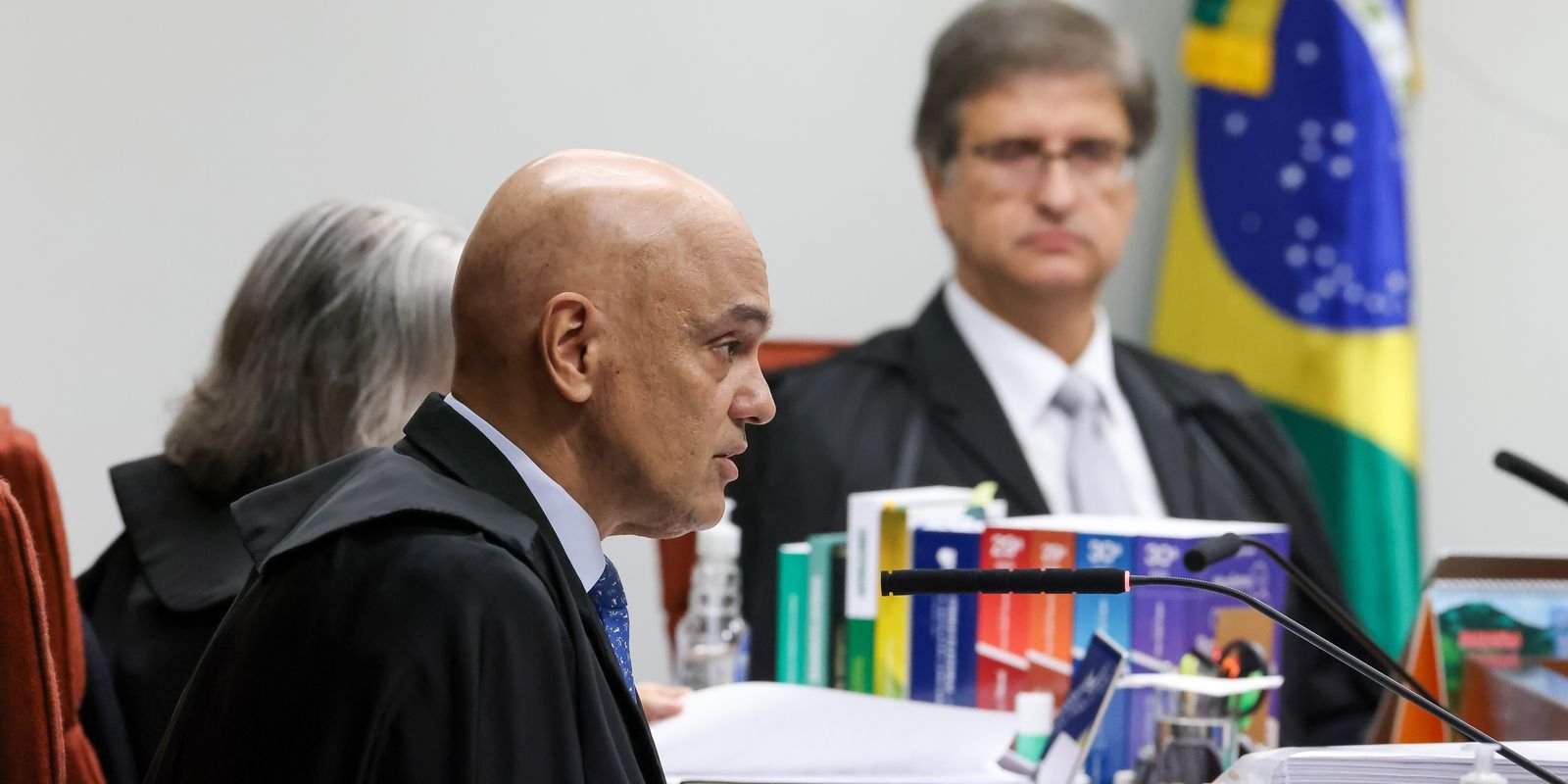 Moraes nega que STF esteja condenando “velhinhas com a bíblia na mão"