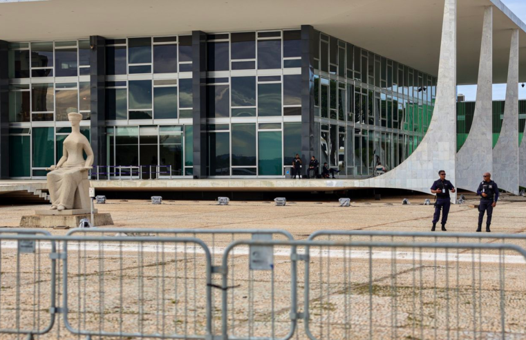 Defesas dos acusados de golpe pedem julgamento no plenário do STF