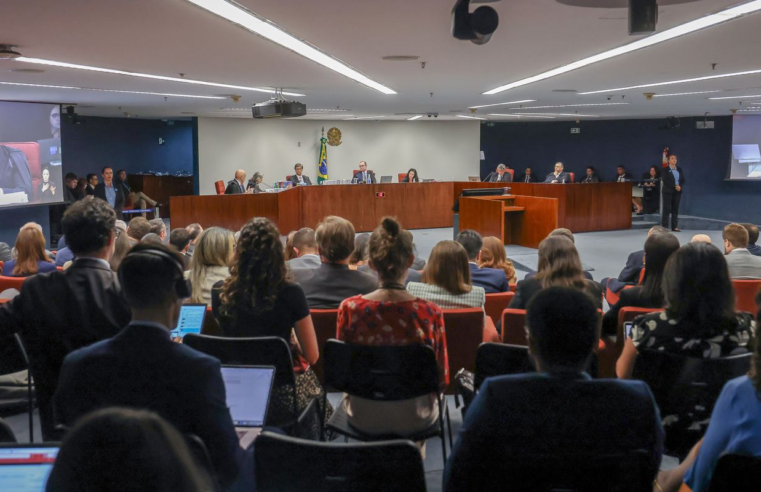STF encerra primeiro dia do julgamento de Bolsonaro e aliados