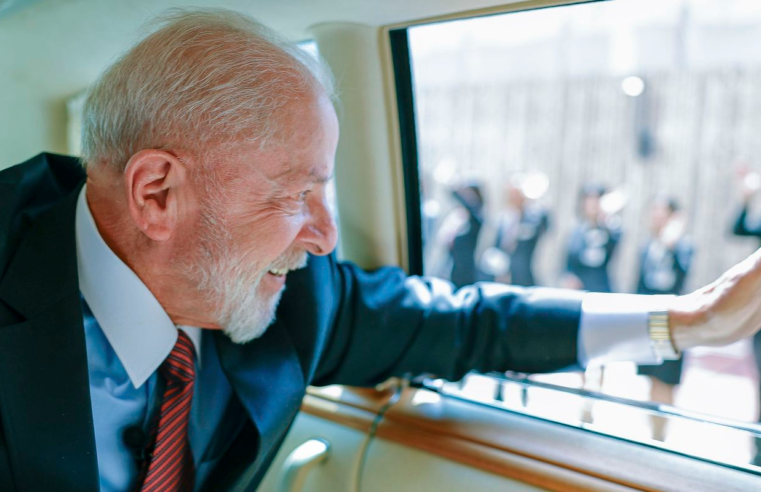 Lula visita Vietnã para elevar nível da relação com o país