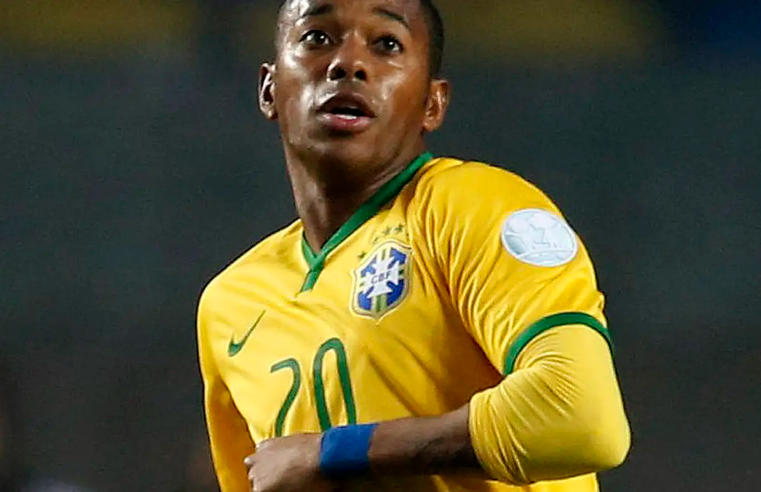 Mendes pede vista e suspende julgamento de Robinho no STF
