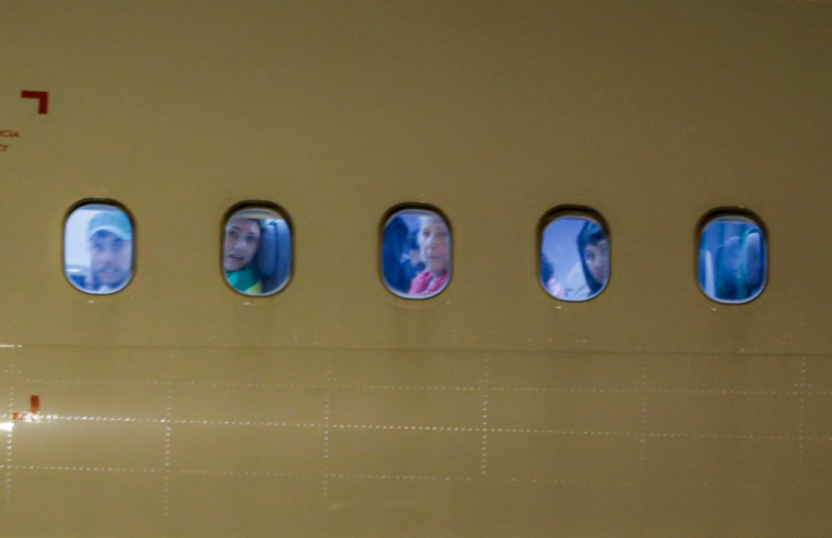 Maior parte de repatriados dos EUA é transportada para Minas