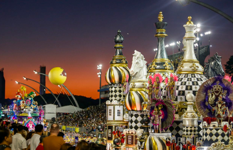 Rosas de Ouro é campeã do carnaval das escolas de samba de São Paulo