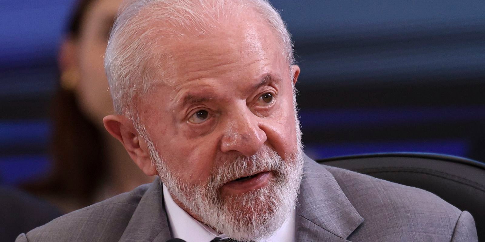 Lula diz que governo tomará medidas para defender empresas nacionais