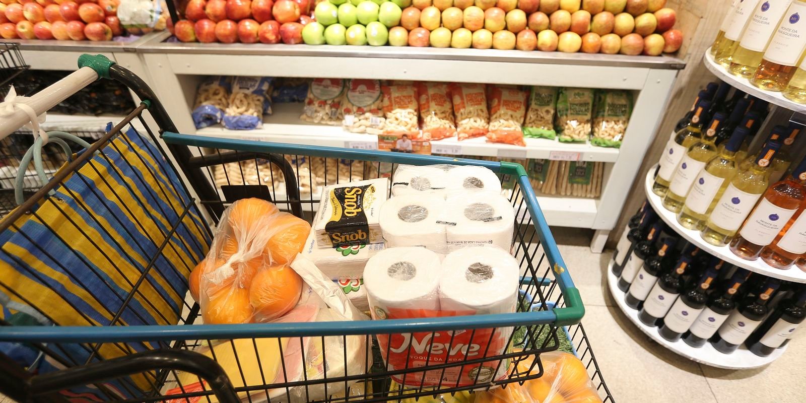Prévia da inflação de abril fica em 0,43%, puxada pelos alimentos