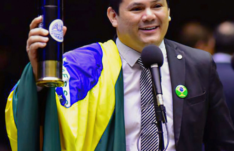 AGU pede investigação de deputado por declarações contra Lula