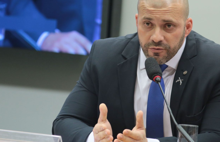 Moraes nega pedido de Silveira para trabalhar e estudar fora da prisão