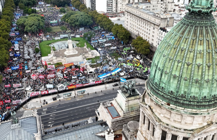 Centrais sindicais argentinas preparam greve geral de 24 horas