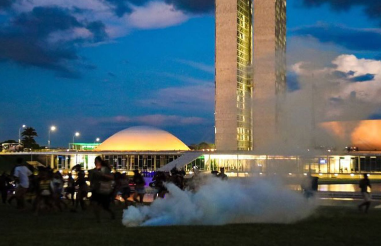 Lideranças indígenas criticam ação policial em frente ao Congresso