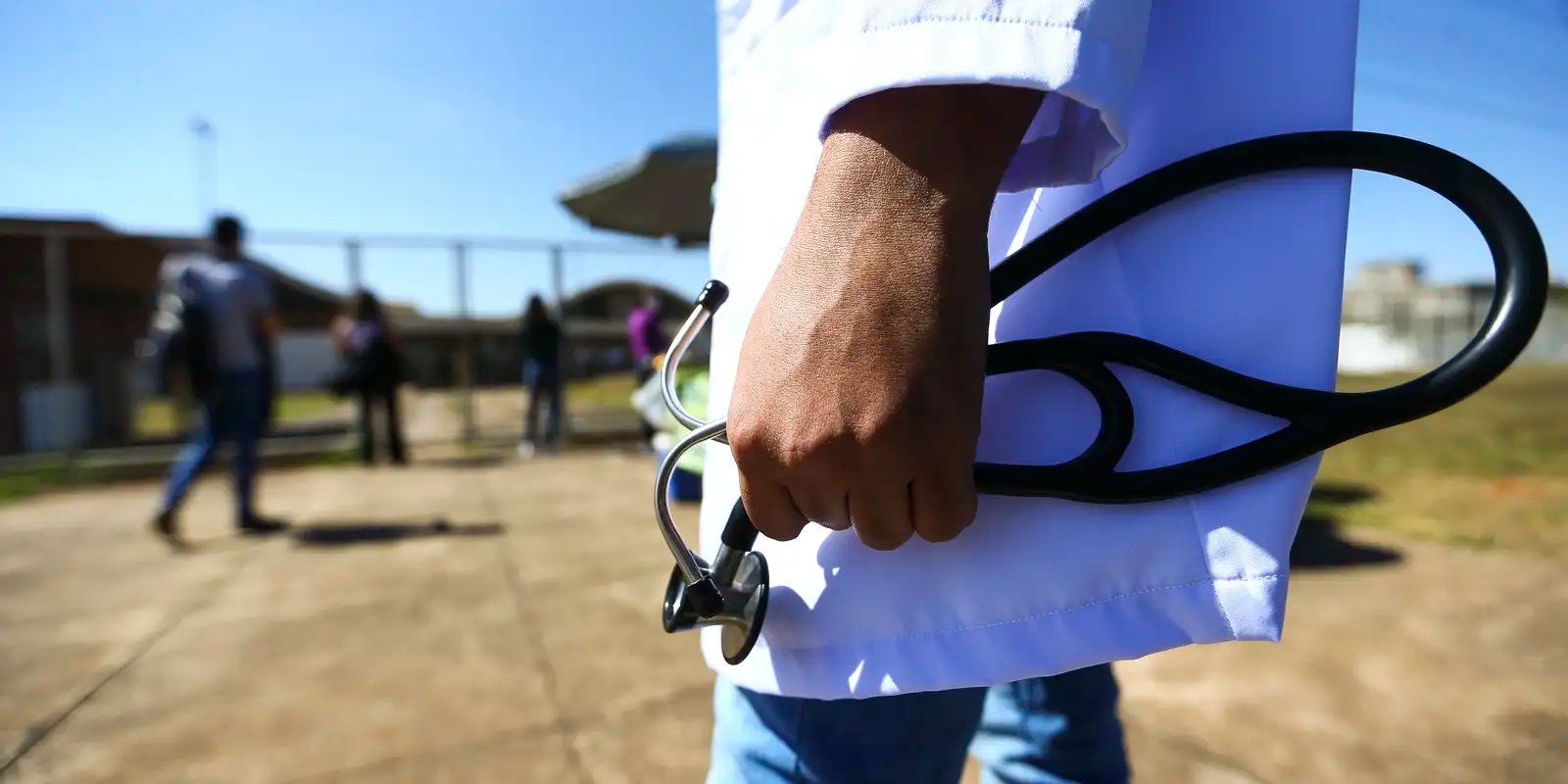 Apenas seis cursos de medicina têm nota máxima no Enade