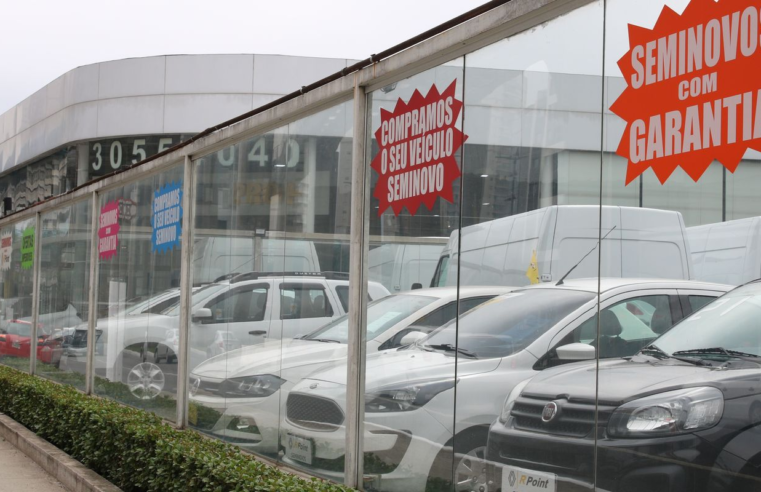 Vendas de veículos financiados têm queda em março, diz B3