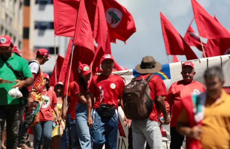 Militantes do MST são atropelados durante ato no Recife