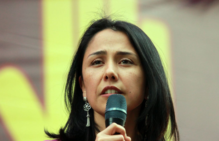 Esposa de ex-presidente do Peru pede asilo ao Brasil após condenação