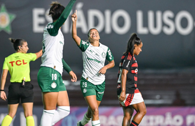 Palmeiras goleia Flamengo para liderar o Brasileirão feminino