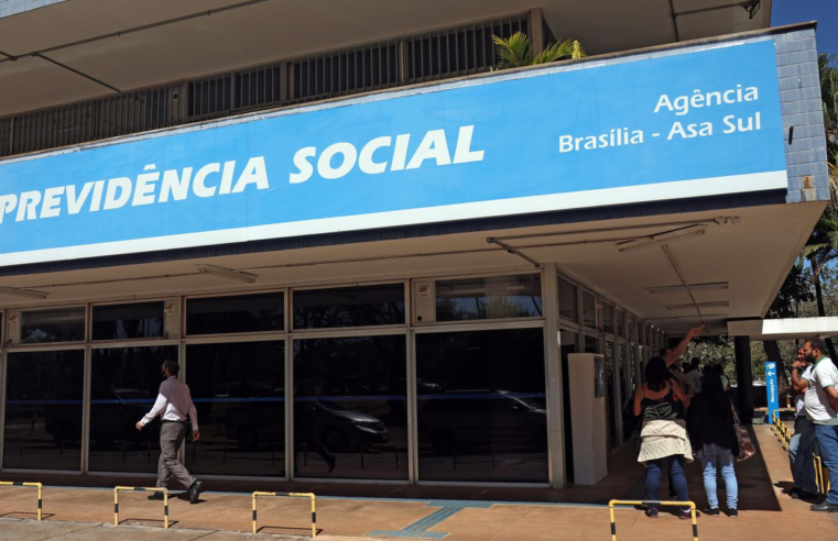 Governo retoma bônus de produtividade para reduzir filas do INSS