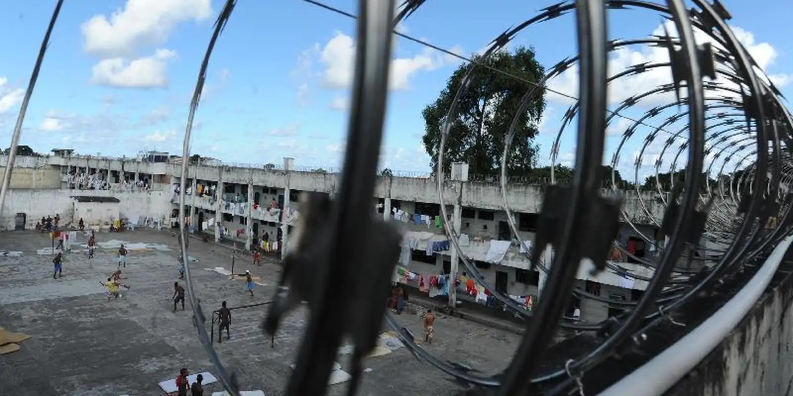 STF decide que prática de revista vexatória em presídios é ilegal