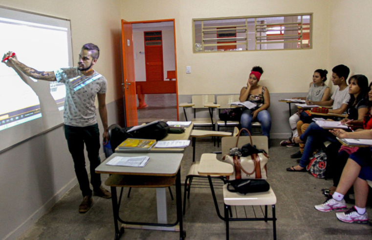Pé-de-meia: nascidos em março e abril recebem hoje incentivo matrícula