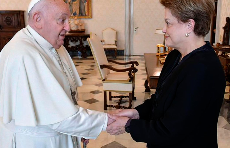 Dilma Rousseff destaca pontificado humanista e corajoso de Francisco