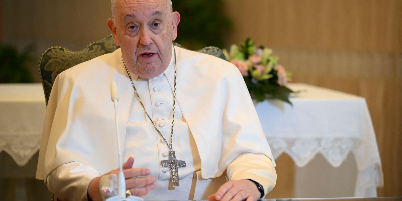 Manifestações contra guerras marcaram papado de Francisco