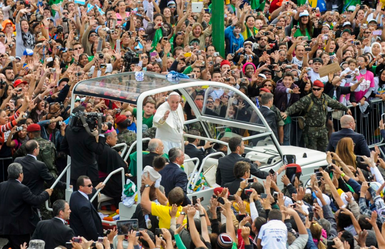 Visita do papa ao Brasil reuniu 3,7 milhões de pessoas no Rio em 2013