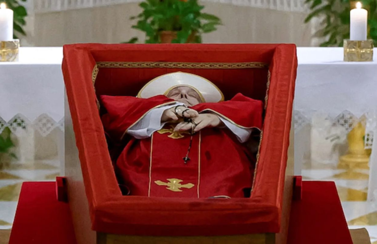 Papa Francisco: velório aberto começa amanhã, funeral será no sábado