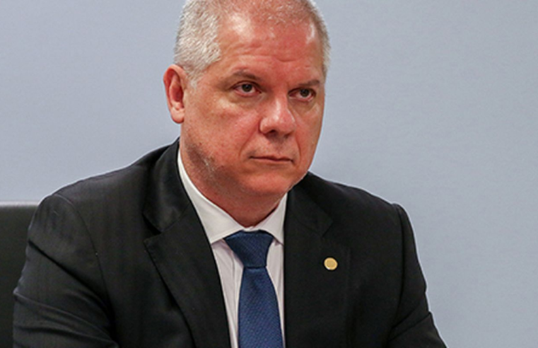 Lula determina demissão do presidente do INSS