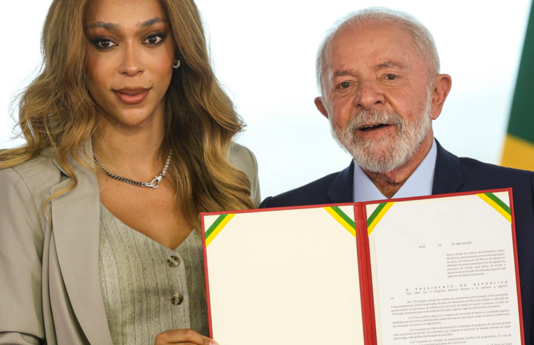 Lula diz que atitude do governo dos EUA com Erika Hilton é abominável