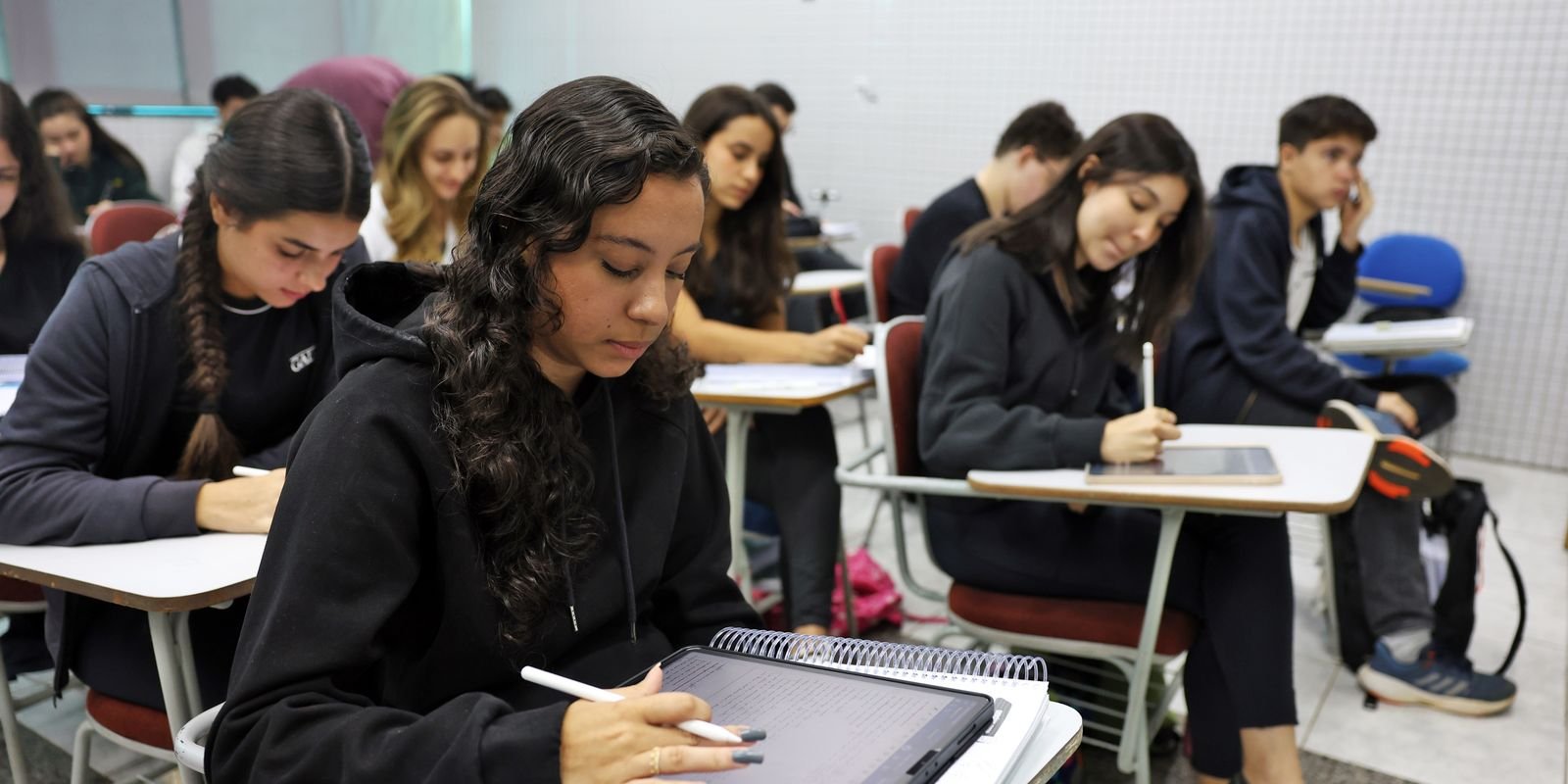 Prazo para pedir isenção da taxa de inscrição do Enem termina às 23h59