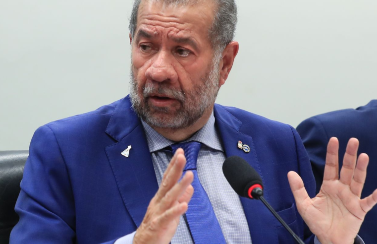 Lupi diz que sempre foi contra descontos em benefícios previdenciários