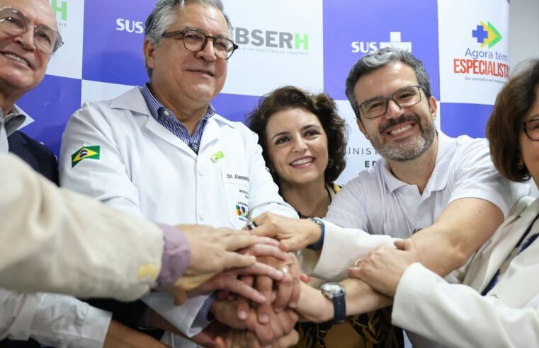 Padilha participa de 1º mutirão de cirurgias para reduzir fila do SUS