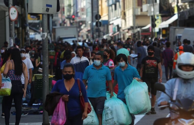 SP: comércio deve faturar 5,4% no Dia das Mães em 2025, diz Fecomercio