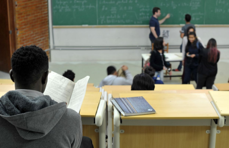 Campanha arrecada doações para bolsas destinadas a estudantes negros
