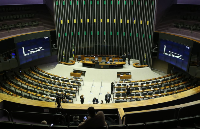 PDT deixa base do governo na Câmara após saída de Lupi