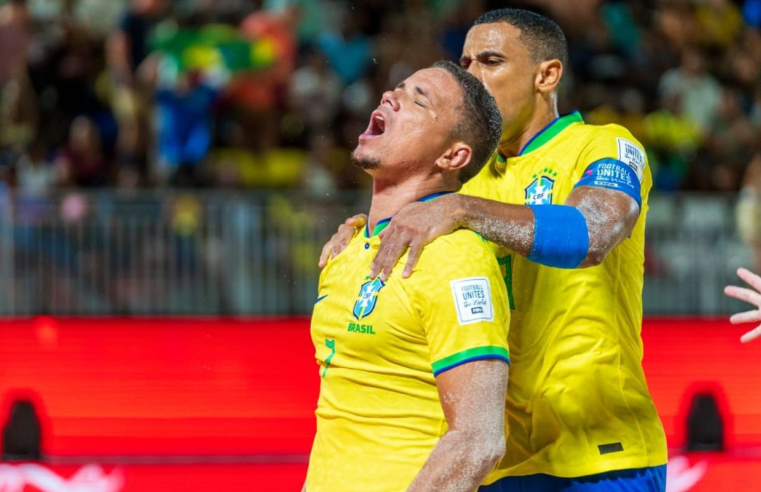 Copa do Mundo de beach soccer: Brasil goleia Omã por 11 a 1
